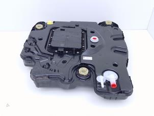 Gebruikte Adblue tank Opel Corsa F (UB/UH/UP) 1.5 CDTI 100 Prijs € 495,00 Margeregeling aangeboden door Automaterialen Ronald Morien B.V.