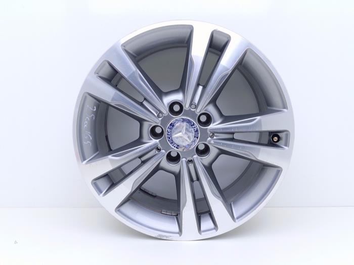 Gebruikte Velg Mercedes E (W212) E-200 CDI 16V BlueEfficiency,BlueTEC Prijs € 114,95 Inclusief btw aangeboden door Automaterialen Ronald Morien B.V.