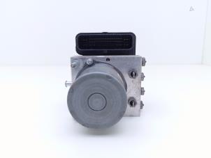 Gebruikte ABS Pomp Mercedes A Limousine (177.1) 1.5 A-180d Prijs € 145,00 Margeregeling aangeboden door Automaterialen Ronald Morien B.V.