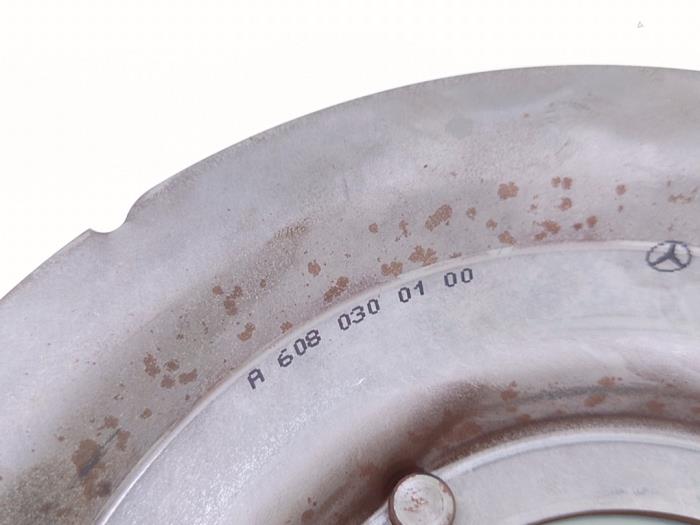 Dubbele massa vliegwiel van een Mercedes-Benz A Limousine (177.1) 1.5 A-180d 2019