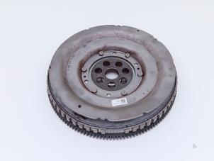 Gebruikte Dubbele massa vliegwiel Mercedes A Limousine (177.1) 1.5 A-180d Prijs € 195,00 Margeregeling aangeboden door Automaterialen Ronald Morien B.V.