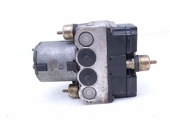 ABS Pomp van een Ferrari Maranello 550 48V 2001