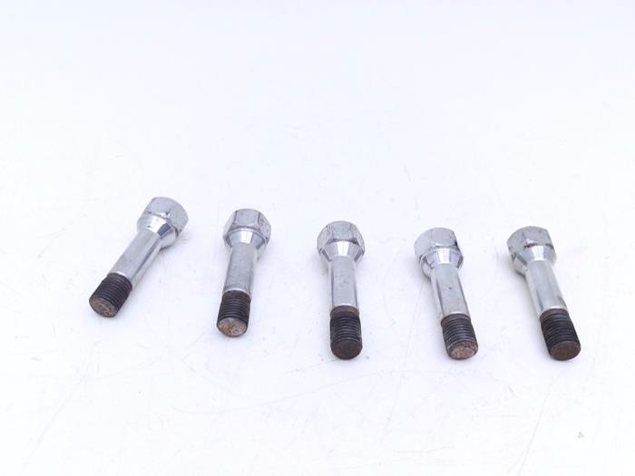 Wielbout van een Ferrari Maranello 550 48V 2001