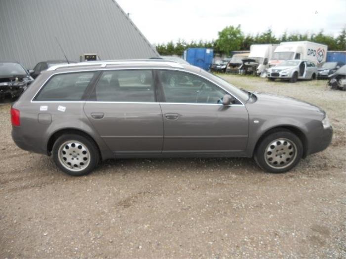 Gebruikte Steekas rechts-achter Audi A6 Avant Quattro (C5) 2.5 TDI V6 24V Prijs € 25,00 Margeregeling aangeboden door Automaterialen Ronald Morien B.V.