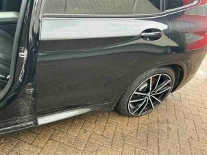 Gebruikte Deur 4Deurs links-achter BMW X3 (G01) xDrive 30d 3.0 Turbo 24V Mild Hybrid Prijs € 795,00 Margeregeling aangeboden door Automaterialen Ronald Morien B.V.