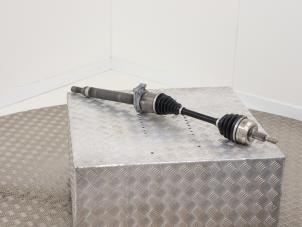 Nieuwe Aandrijfas rechts-voor Volkswagen Transporter/Caravelle T6 2.0 TDI Prijs € 477,95 Inclusief btw aangeboden door Automaterialen Ronald Morien B.V.