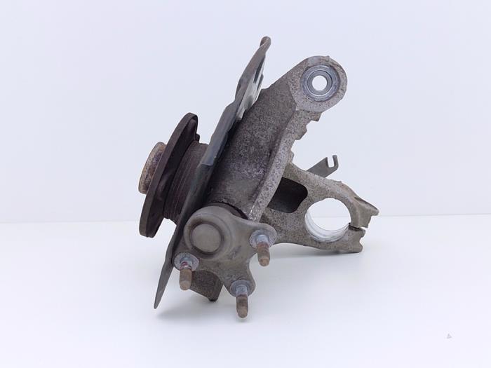 Fusee links-voor van een Volkswagen Passat Variant (3G5) 1.6 TDI 16V 2019