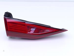 Gebruikte Achterlicht links Audi A3 Sportback (8YA) 1.4 40 TFSIe 16V Prijs € 65,00 Margeregeling aangeboden door Automaterialen Ronald Morien B.V.