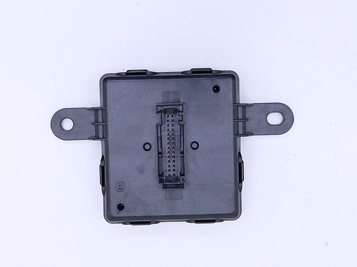 Gebruikte Module keyless vehicle Audi A3 Sportback (8YA) 1.4 40 TFSIe 16V Prijs € 39,00 Margeregeling aangeboden door Automaterialen Ronald Morien B.V.