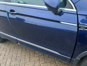 Gebruikte Deur 4Deurs rechts-voor Volkswagen Tiguan (AD1) 2.0 TDI 16V 4Motion Prijs € 795,00 Margeregeling aangeboden door Automaterialen Ronald Morien B.V.