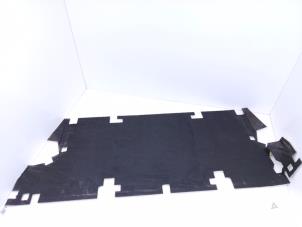 Gebruikte Isolatiemat midden-achter Ferrari Maranello 550 48V Prijs € 75,00 Margeregeling aangeboden door Automaterialen Ronald Morien B.V.