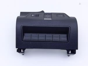 Gebruikte Dashboard deel Opel Combo Cargo 1.5 CDTI 130 Prijs € 42,35 Inclusief btw aangeboden door Automaterialen Ronald Morien B.V.