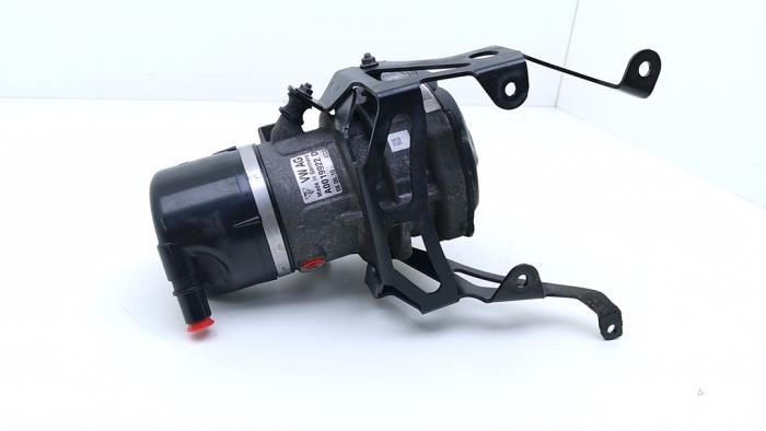 Stuurbekrachtiging Pomp van een Volkswagen Touareg (7PA/PH) 3.0 V6 24V TSI Hybrid 2010