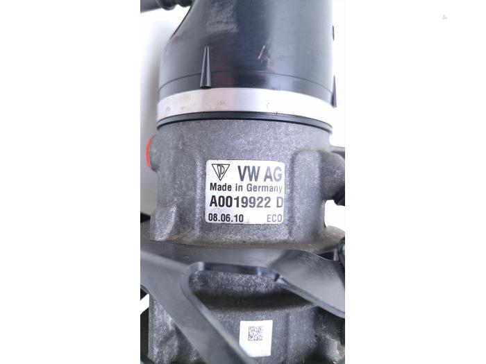 Stuurbekrachtiging Pomp van een Volkswagen Touareg (7PA/PH) 3.0 V6 24V TSI Hybrid 2010