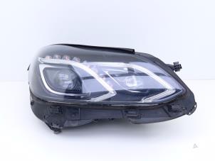 Gebruikte Rechter Koplamp Mercedes E (W212) E-200 CDI 16V BlueEfficiency,BlueTEC Prijs € 995,00 Inclusief btw aangeboden door Automaterialen Ronald Morien B.V.