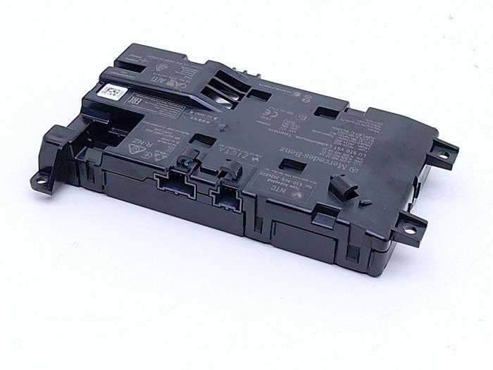 Draadloze oplader van een Mercedes-AMG GLC AMG (X253) 3.0 43 AMG V6 Turbo 4-Matic 2021