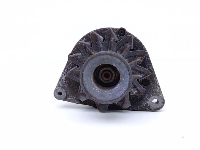 Gebruikte Dynamo Volkswagen Corrado 1.8 16V Prijs € 49,00 Margeregeling aangeboden door Automaterialen Ronald Morien B.V.