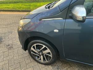 Gebruikte Scherm links-voor Peugeot 108 1.0 12V Prijs € 195,00 Margeregeling aangeboden door Automaterialen Ronald Morien B.V.