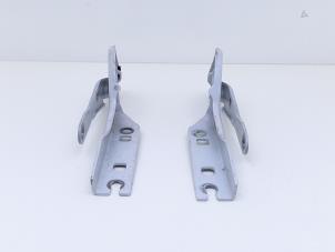 Gebruikte Motorkap Scharnier Volkswagen ID.5 (E39) Pro Performance Prijs € 65,00 Inclusief btw aangeboden door Automaterialen Ronald Morien B.V.