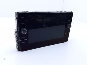 Gebruikte Display Interieur Volkswagen Polo VI (AW1) 1.0 TSI 12V Prijs € 295,00 Margeregeling aangeboden door Automaterialen Ronald Morien B.V.