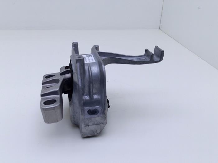 Gebruikte Motorrubber Volkswagen Tiguan (CT1) 2.0 TDI 4Motion Prijs € 59,29 Inclusief btw aangeboden door Automaterialen Ronald Morien B.V.