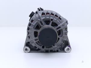 Gebruikte Dynamo Peugeot 208 II (UB/UH/UP) 1.2 Vti 12V PureTech 100 Prijs € 75,00 Margeregeling aangeboden door Automaterialen Ronald Morien B.V.