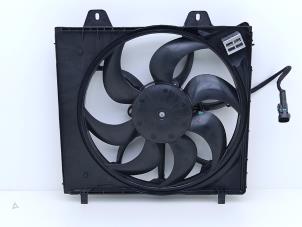 Gebruikte Koelvin Peugeot 208 II (UB/UH/UP) 1.2 Vti 12V PureTech 100 Prijs € 125,00 Margeregeling aangeboden door Automaterialen Ronald Morien B.V.