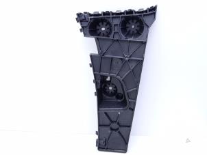 Gebruikte Bumpersteun links-achter Audi RS7 Sportback (4KA) 4.0 V8 TFSI Mild Hybrid 32V Prijs € 49,01 Inclusief btw aangeboden door Automaterialen Ronald Morien B.V.