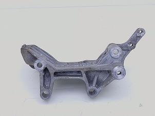 Gebruikte Dynamosteun boven Audi A6 Avant (C7) 3.0 TDI V6 24V Quattro Prijs € 19,00 Margeregeling aangeboden door Automaterialen Ronald Morien B.V.