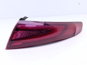Gebruikte Achterlicht rechts Alfa Romeo Giulia (952) 2.2d 150 16V Prijs € 165,00 Margeregeling aangeboden door Automaterialen Ronald Morien B.V.