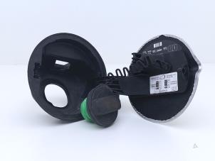 Gebruikte Tank Klep Smart Fortwo Coupé (451.3) 1.0 52kW,Micro Hybrid Drive Prijs € 35,00 Margeregeling aangeboden door Automaterialen Ronald Morien B.V.