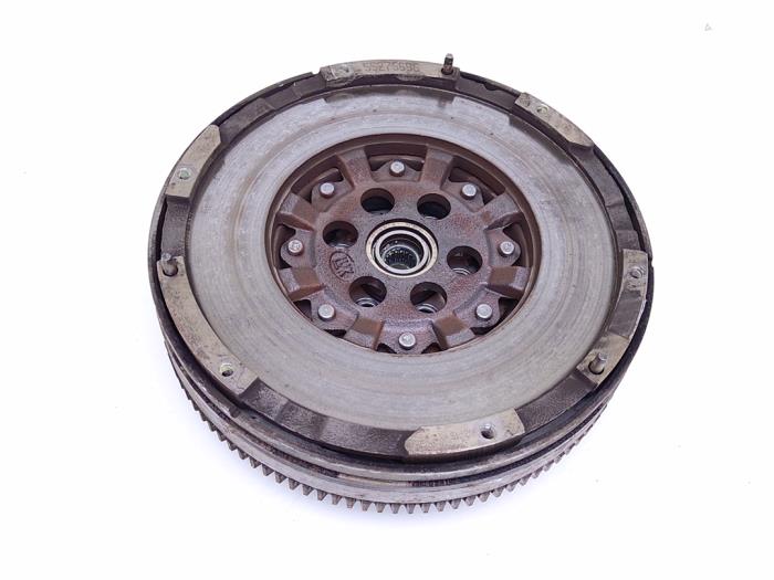 Gebruikte Vliegwiel dubbele massa Alfa Romeo Giulia (952) 2.2d 150 16V Prijs € 395,00 Margeregeling aangeboden door Automaterialen Ronald Morien B.V.