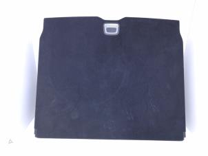 Gebruikte Kofferbak Mat Mercedes GLC AMG (X253) 4.0 63 AMG 4.0 V8 32V Turbo 4-Matic+ Prijs € 115,00 Margeregeling aangeboden door Automaterialen Ronald Morien B.V.