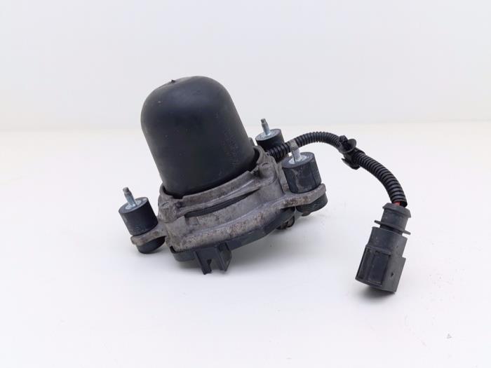 Gebruikte Compressor Volkswagen Touareg (7PA/PH) 3.0 V6 24V TSI Hybrid Prijs € 75,00 Margeregeling aangeboden door Automaterialen Ronald Morien B.V.