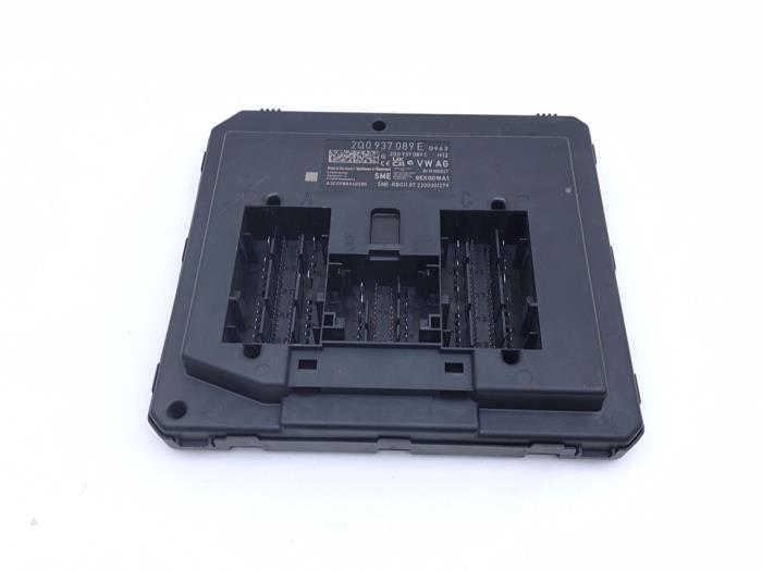 Computer Body Control van een Volkswagen Polo VI (AW1) 1.0 MPI 12V 2023