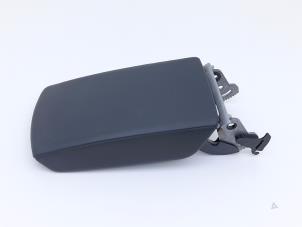 Gebruikte Armleuning Seat Leon (KLB) 1.5 eTSI 16V Prijs € 65,00 Inclusief btw aangeboden door Automaterialen Ronald Morien B.V.