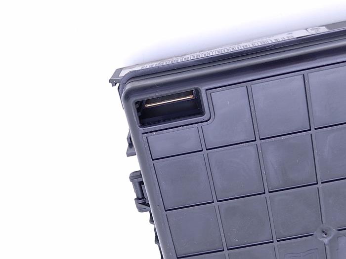 Stroomverdeler van een Ford Kuga III (DFK) 2.5 PHEV 16V 2023