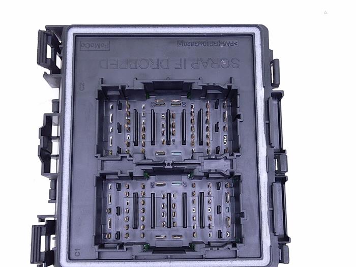 Stroomverdeler van een Ford Kuga III (DFK) 2.5 PHEV 16V 2023