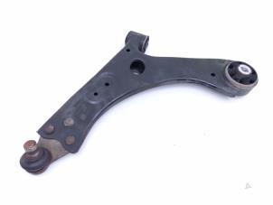 Gebruikte Draagarm links-voor Ford Kuga III (DFK) 2.5 PHEV 16V Prijs € 89,00 Margeregeling aangeboden door Automaterialen Ronald Morien B.V.