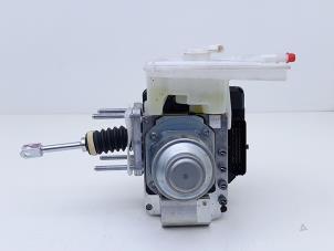 Gebruikte Rembol Renault Master IV 2.0 Blue dCi 150 Prijs € 495,00 Inclusief btw aangeboden door Automaterialen Ronald Morien B.V.