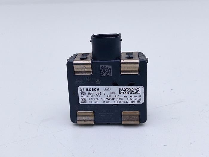 Gebruikte Cruise control sensor Volkswagen Passat Variant (3G5) 1.6 TDI 16V Prijs € 240,00 Margeregeling aangeboden door Automaterialen Ronald Morien B.V.