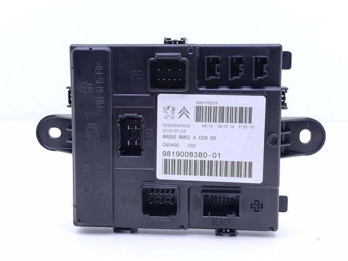Gebruikte Module Bodycontrol Peugeot 3008 II (M4/MC/MJ/MR) 1.2 12V e-THP PureTech 130 Prijs € 65,00 Margeregeling aangeboden door Automaterialen Ronald Morien B.V.