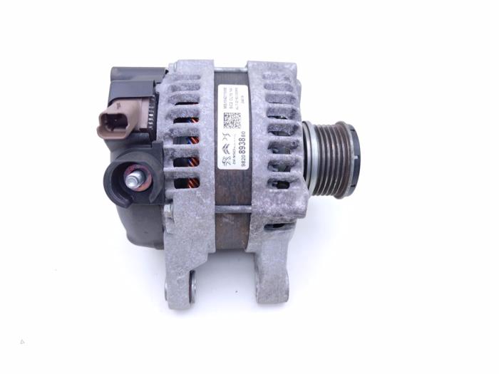 Gebruikte Dynamo Peugeot 3008 II (M4/MC/MJ/MR) 1.2 12V e-THP PureTech 130 Prijs € 59,00 Margeregeling aangeboden door Automaterialen Ronald Morien B.V.