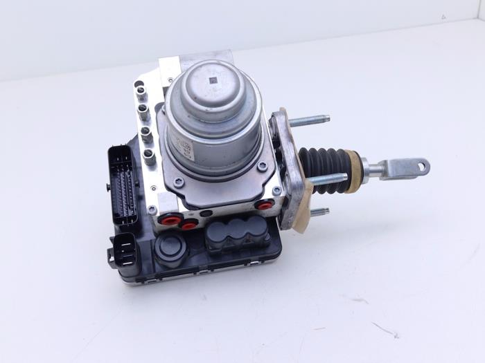 Gebruikte ABS Pomp Mazda MX-30 e-SkyActiv 145 Prijs € 395,00 Margeregeling aangeboden door Automaterialen Ronald Morien B.V.