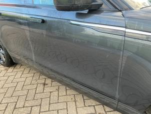 Gebruikte Portier 4Deurs rechts-voor Landrover Range Rover Velar (LY) 3.0 D300 AWD Prijs € 995,00 Margeregeling aangeboden door Automaterialen Ronald Morien B.V.