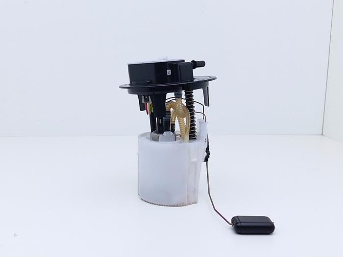 Gebruikte Tank element Pomp Opel Mokka 1.5 CDTi 16V Prijs € 125,00 Margeregeling aangeboden door Automaterialen Ronald Morien B.V.