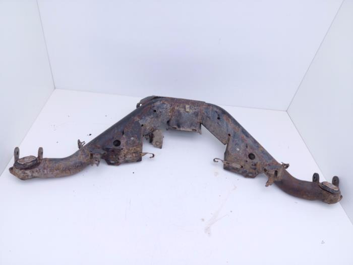 Gebruikte Subframe Volkswagen Golf III (1H1) 2.9 VR6 Syncro Prijs € 225,00 Margeregeling aangeboden door Automaterialen Ronald Morien B.V.