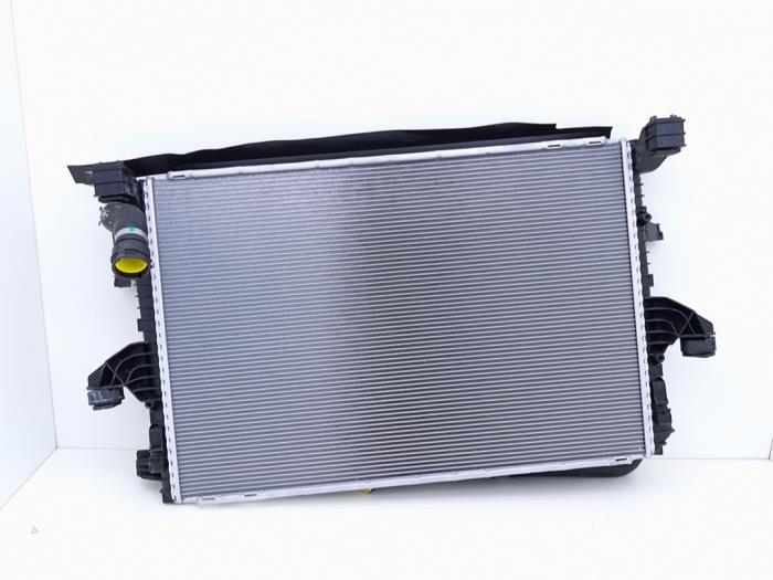 Gebruikte Radiateur Volkswagen Transporter T6 2.0 TDI Prijs € 235,95 Inclusief btw aangeboden door Automaterialen Ronald Morien B.V.