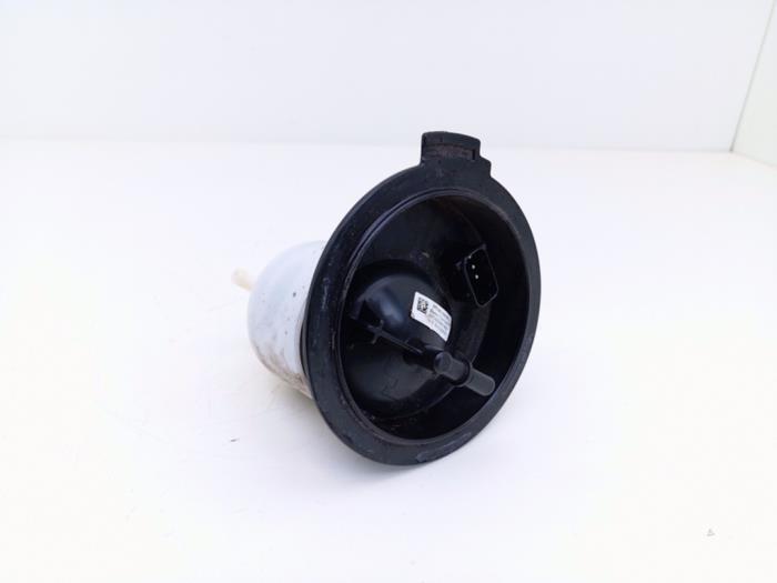 Gebruikte Tank element Pomp Porsche Panamera (970) 4.8 V8 32V GTS Prijs € 149,00 Margeregeling aangeboden door Automaterialen Ronald Morien B.V.