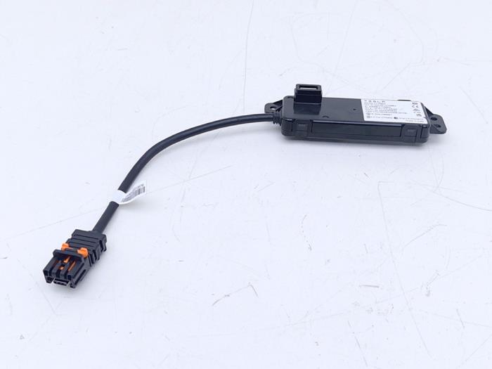 Gebruikte Bluetooth module Tesla Model Y RWD 58 kWh, Long Range RWD 75 kWh Prijs € 30,00 Margeregeling aangeboden door Automaterialen Ronald Morien B.V.